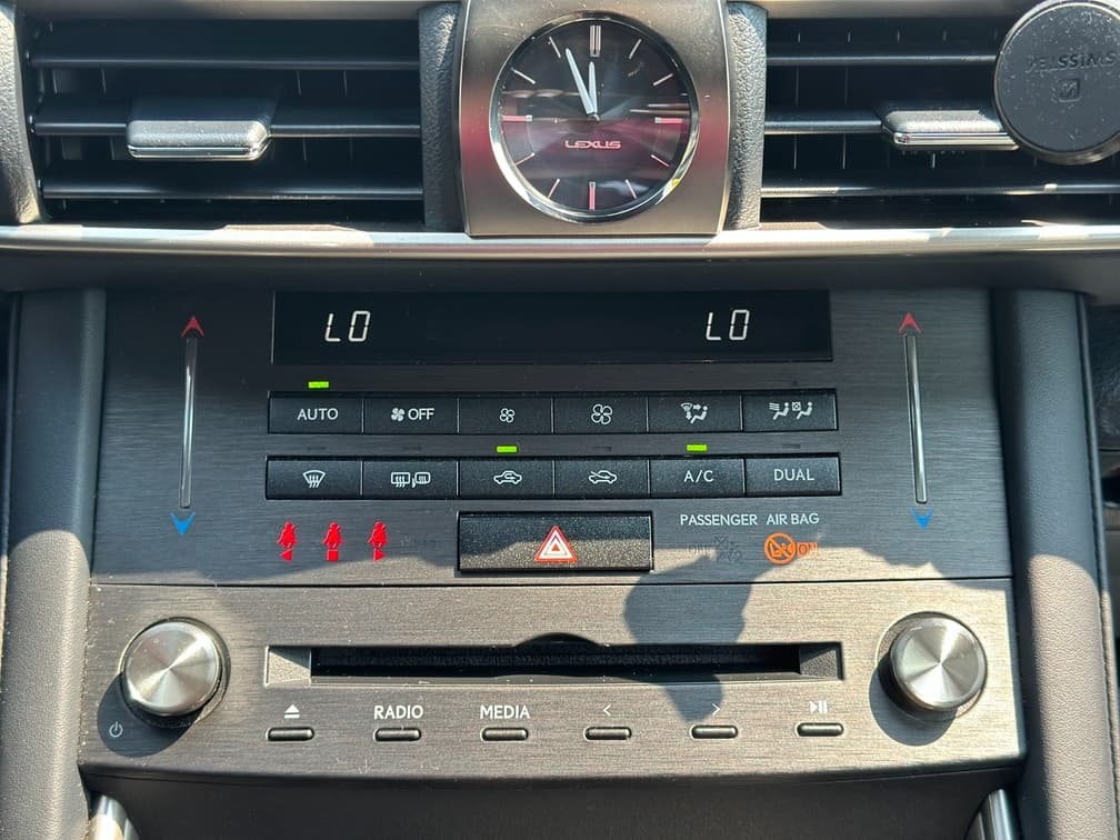 2020 Lexus IS - 12