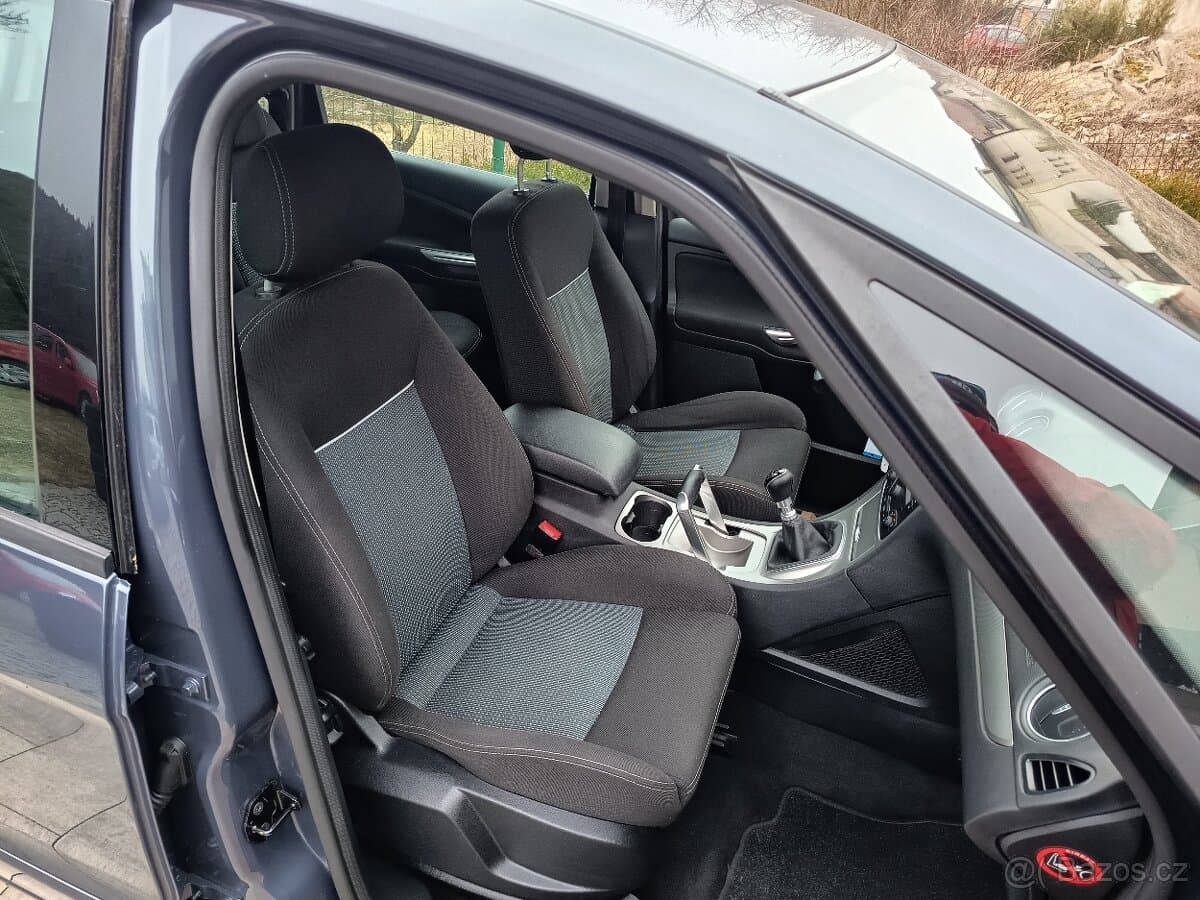 2011 Ford S-MAX - 12
