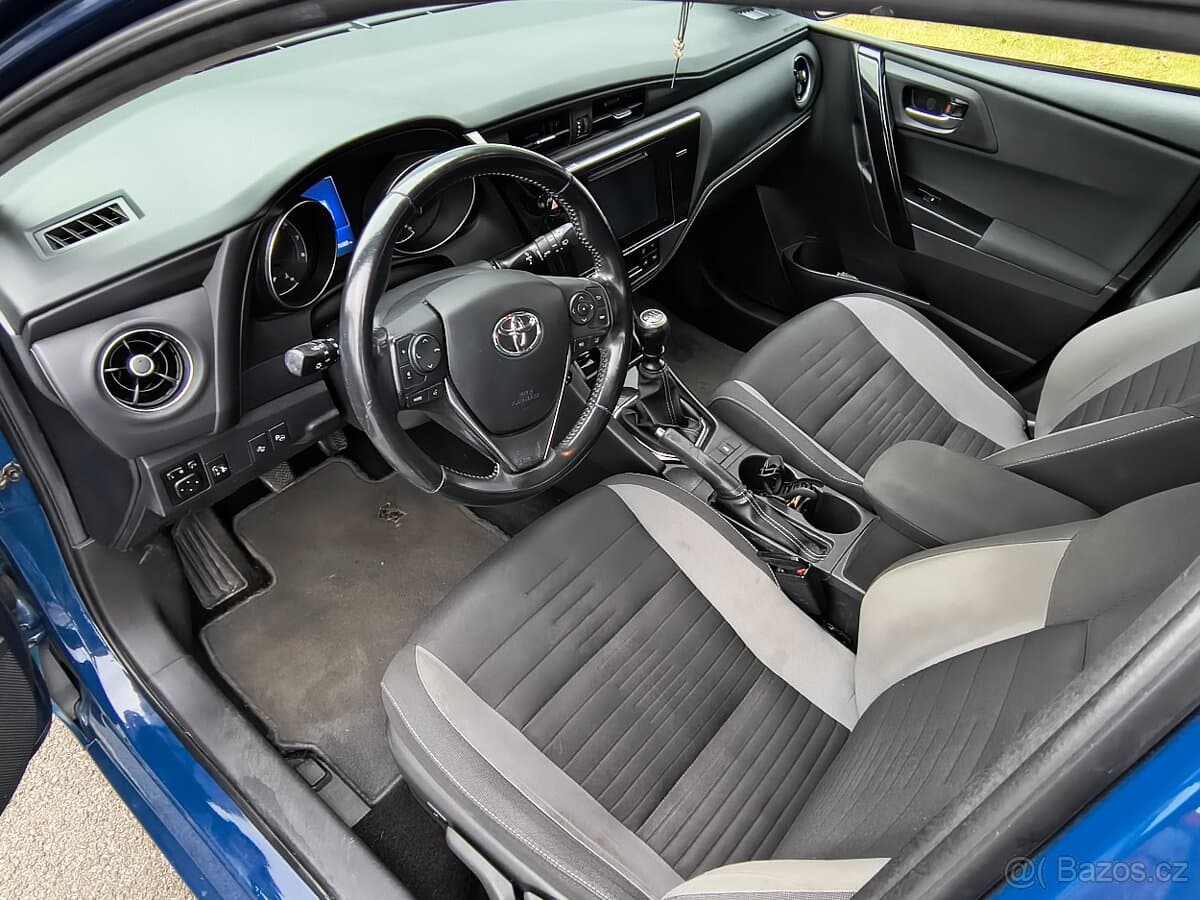 2017 Toyota AURIS - 12