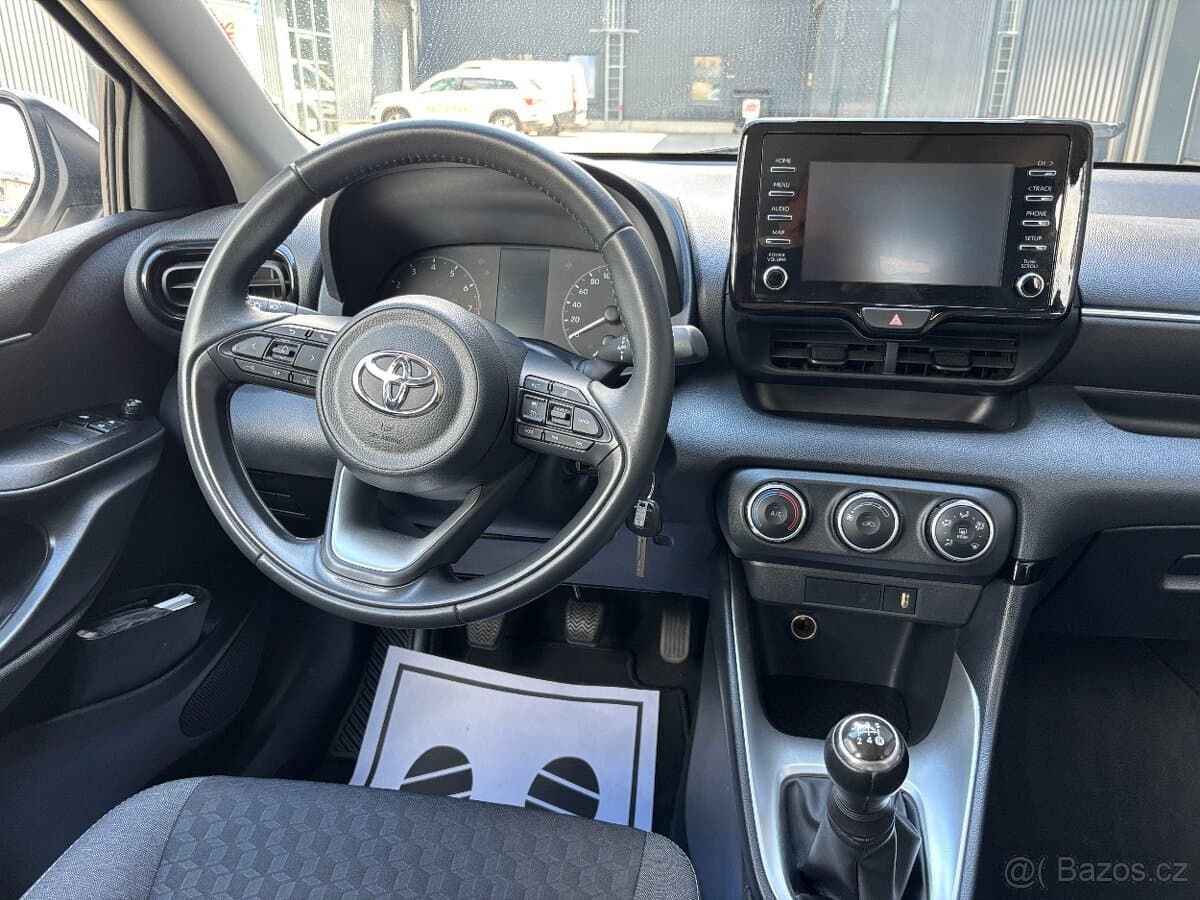 2023 Toyota YARIS - 12