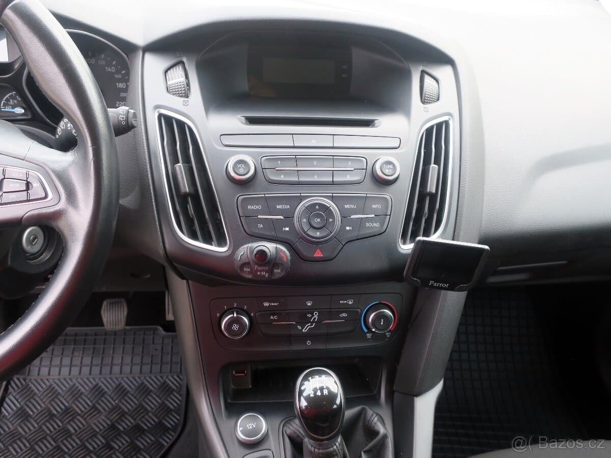 2015 Ford FOCUS - 12