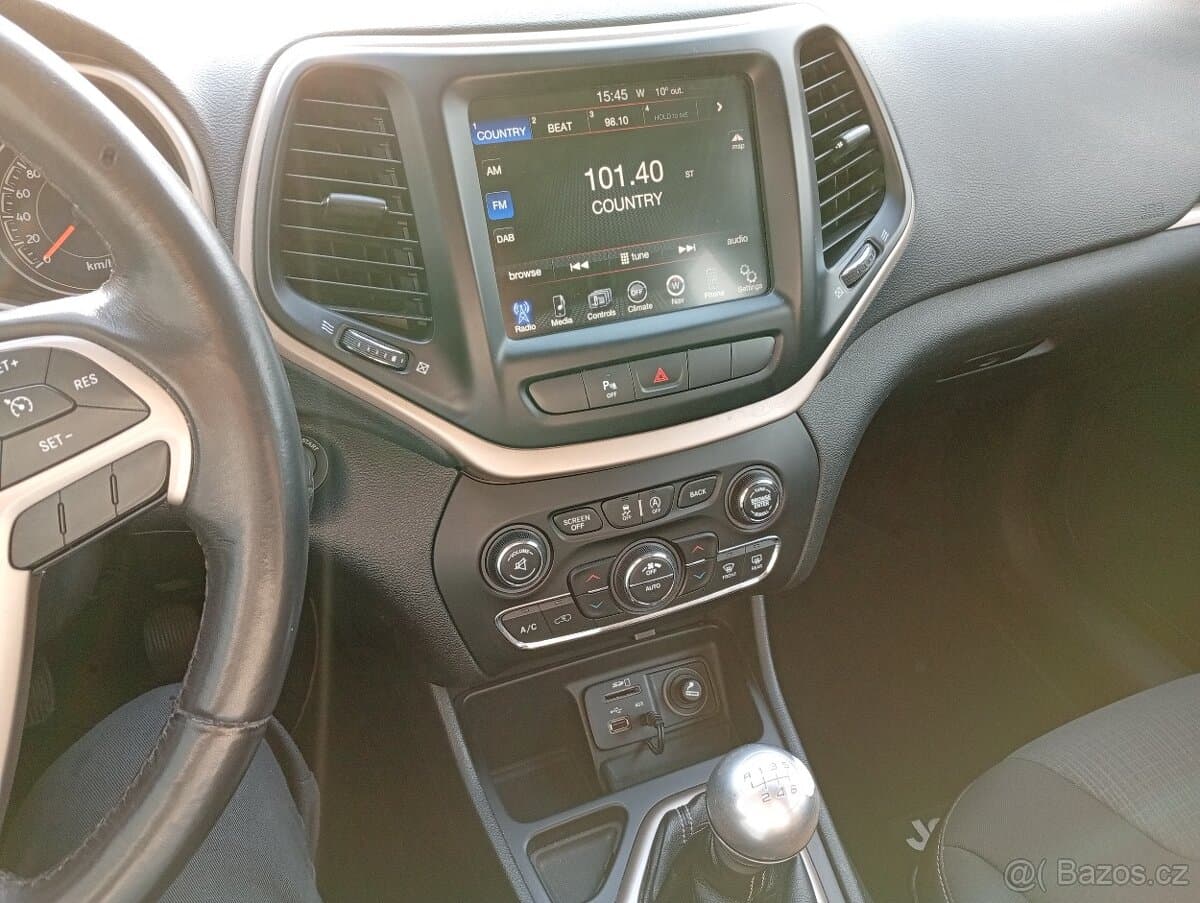 2015 Jeep CHEROKEE - 12