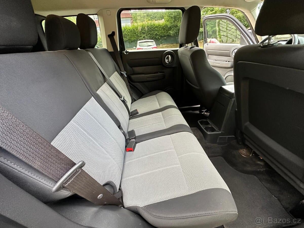 2011 Dodge NITRO - 12