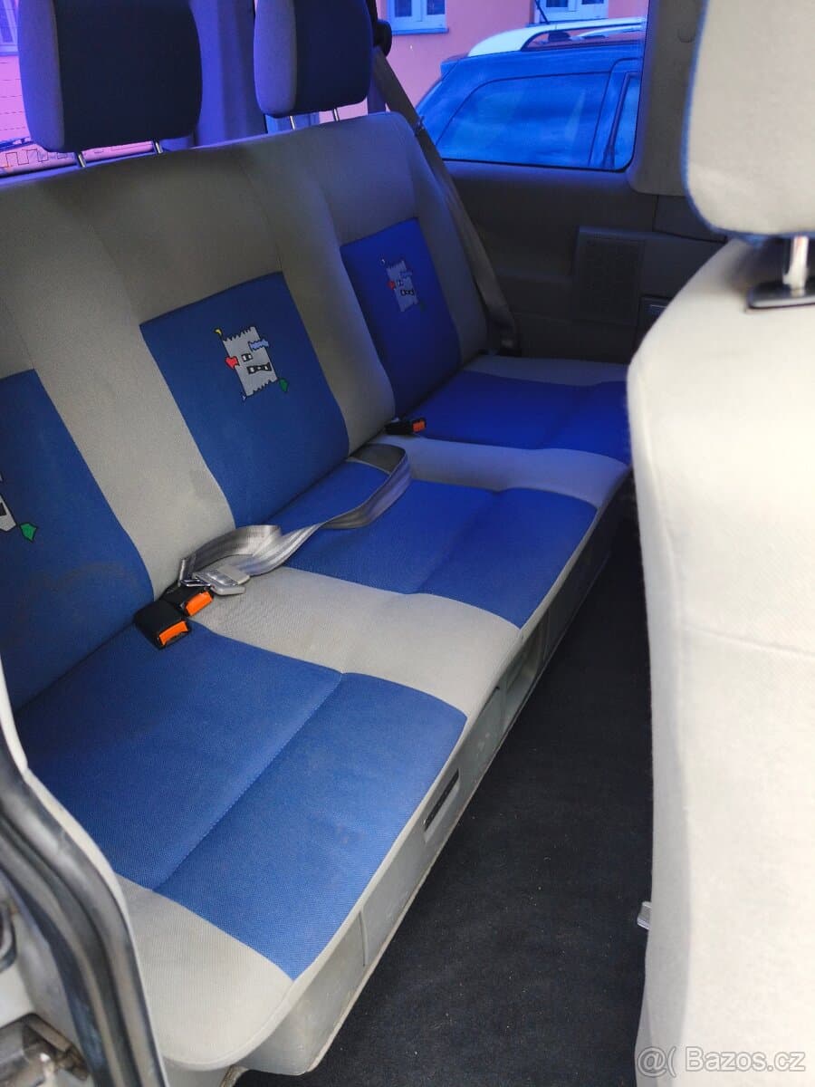 2002 Volkswagen MULTIVAN - 12