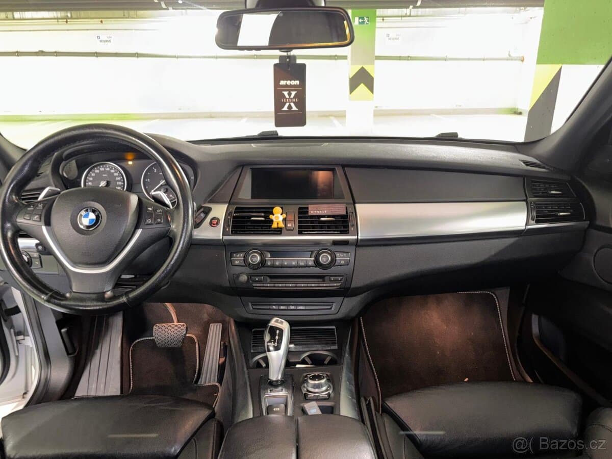 2011 BMW X5 - 12
