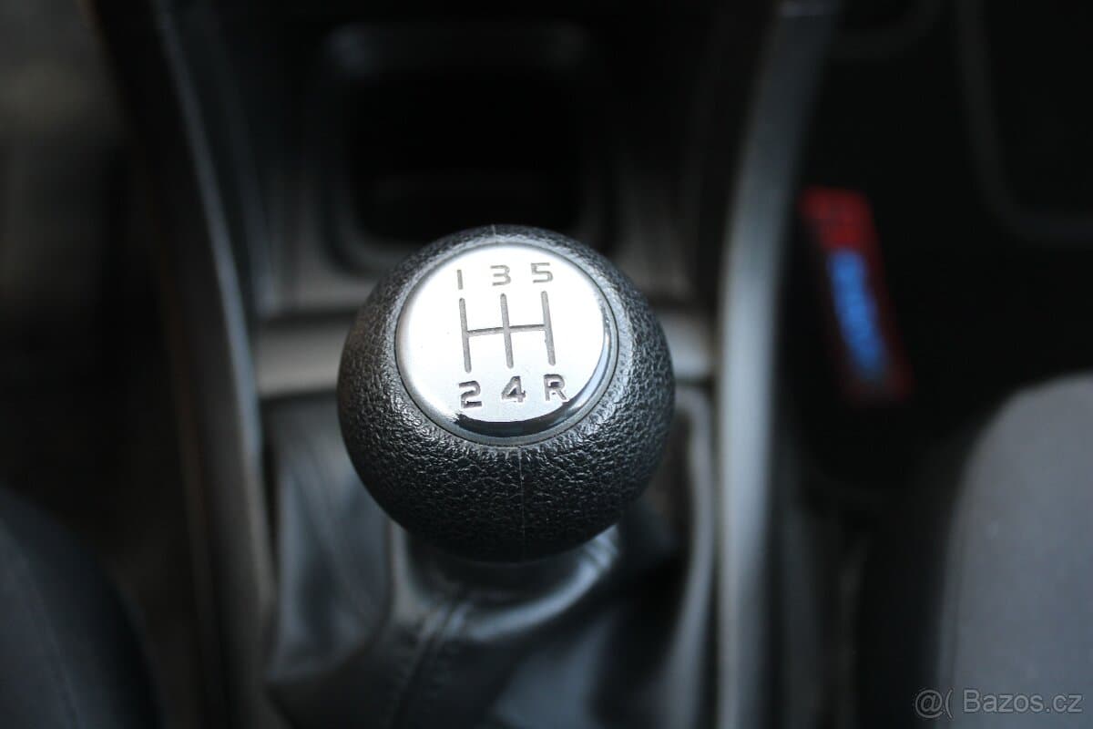 2015 Suzuki SWIFT - 12