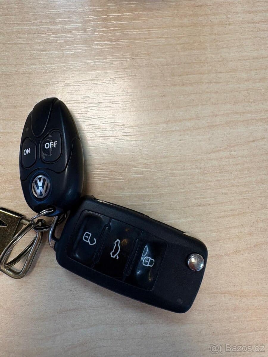 2011 Volkswagen GOLF - 12