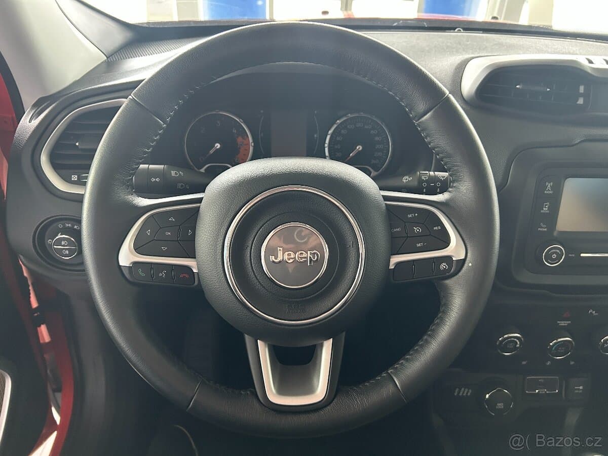 2018 Jeep RENEGADE - 12