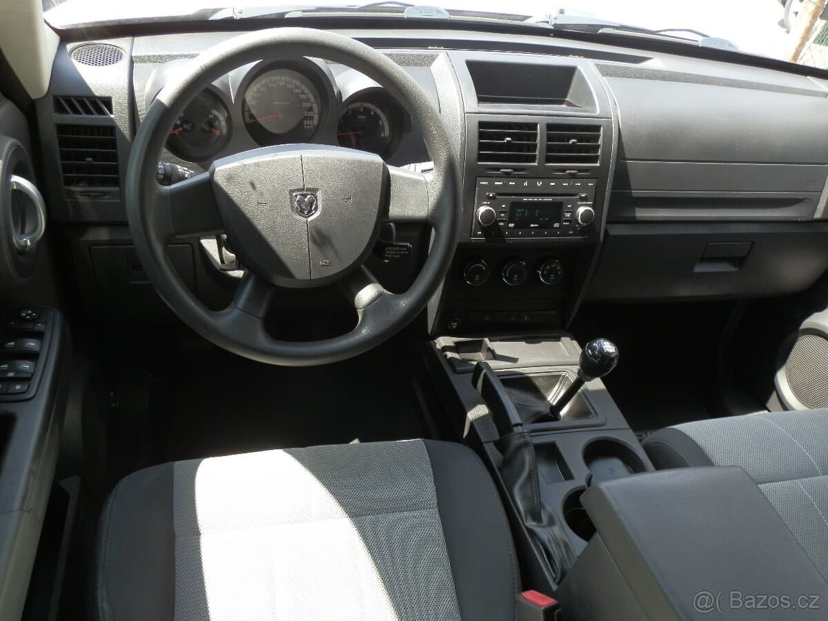 2007 Dodge NITRO - 12
