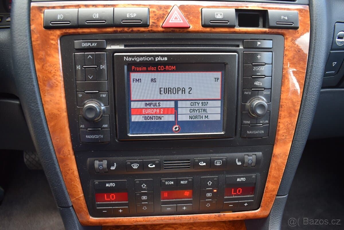 2001 Audi S8 - 12