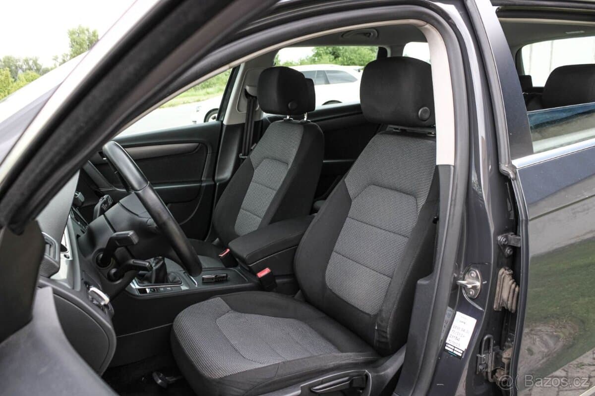 2012 Volkswagen PASSAT - 12