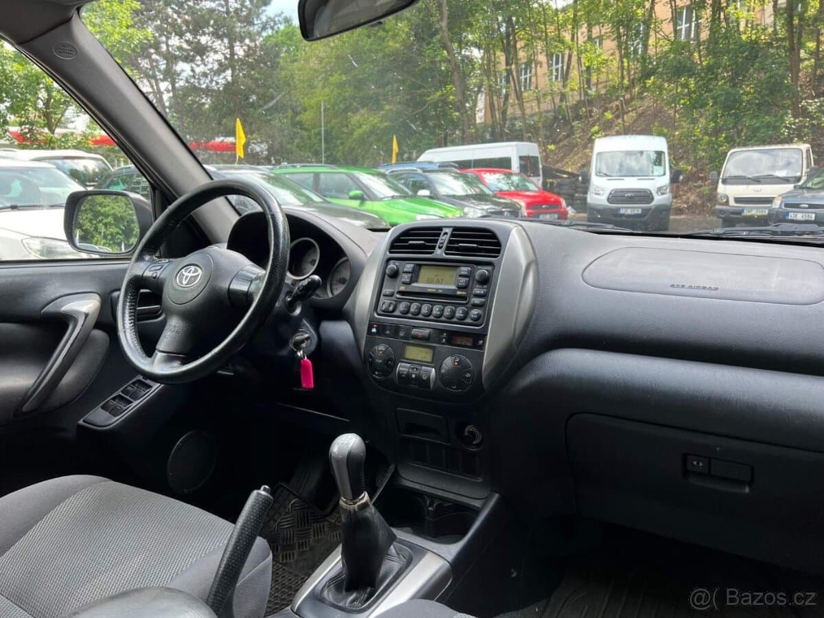 2005 Toyota RAV4 - 12