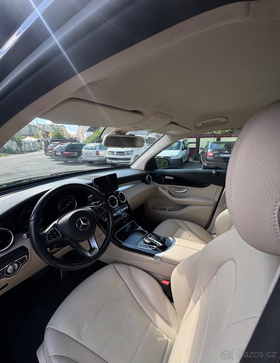 2016 Mercedes-Benz GLC - 12