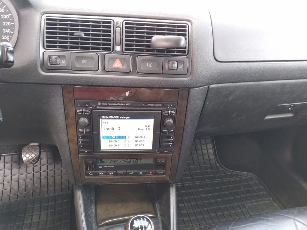2002 Volkswagen GOLF - 12
