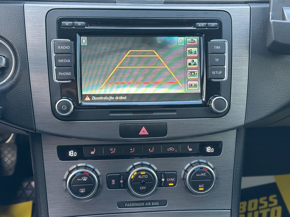 2012 Volkswagen PASSAT - 12