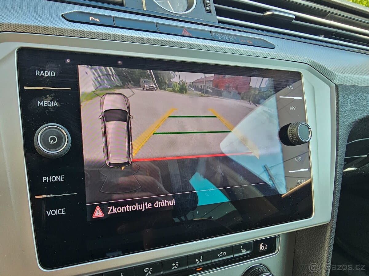 2018 Volkswagen PASSAT - 12