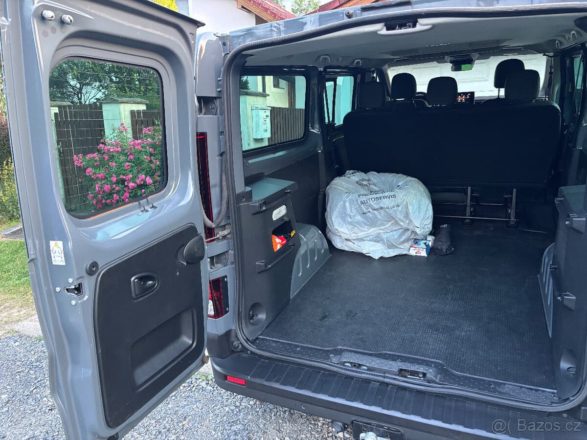 2023 Renault TRAFIC - 12