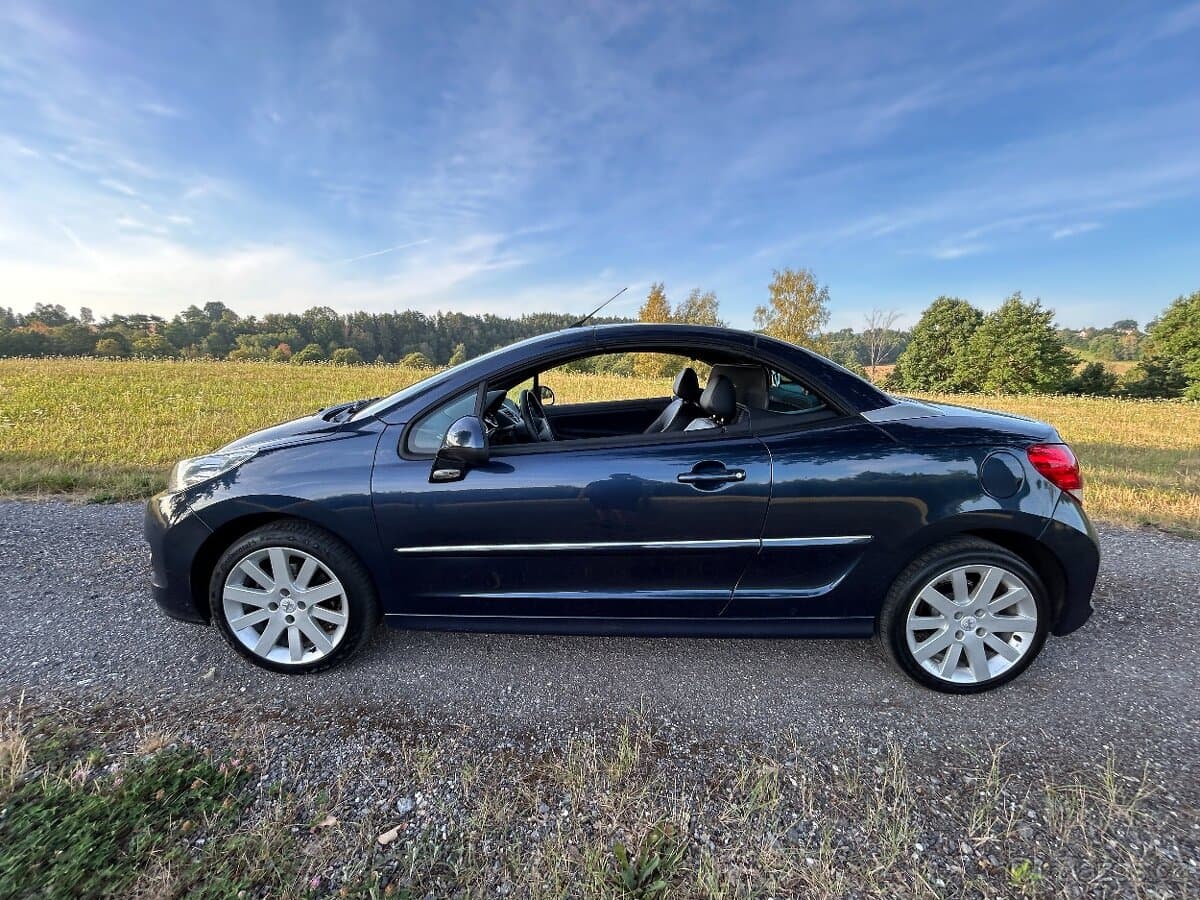 2015 Peugeot 207 - 12