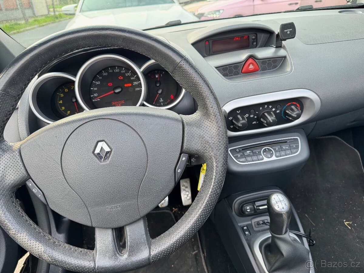 2011 Renault WIND - 12
