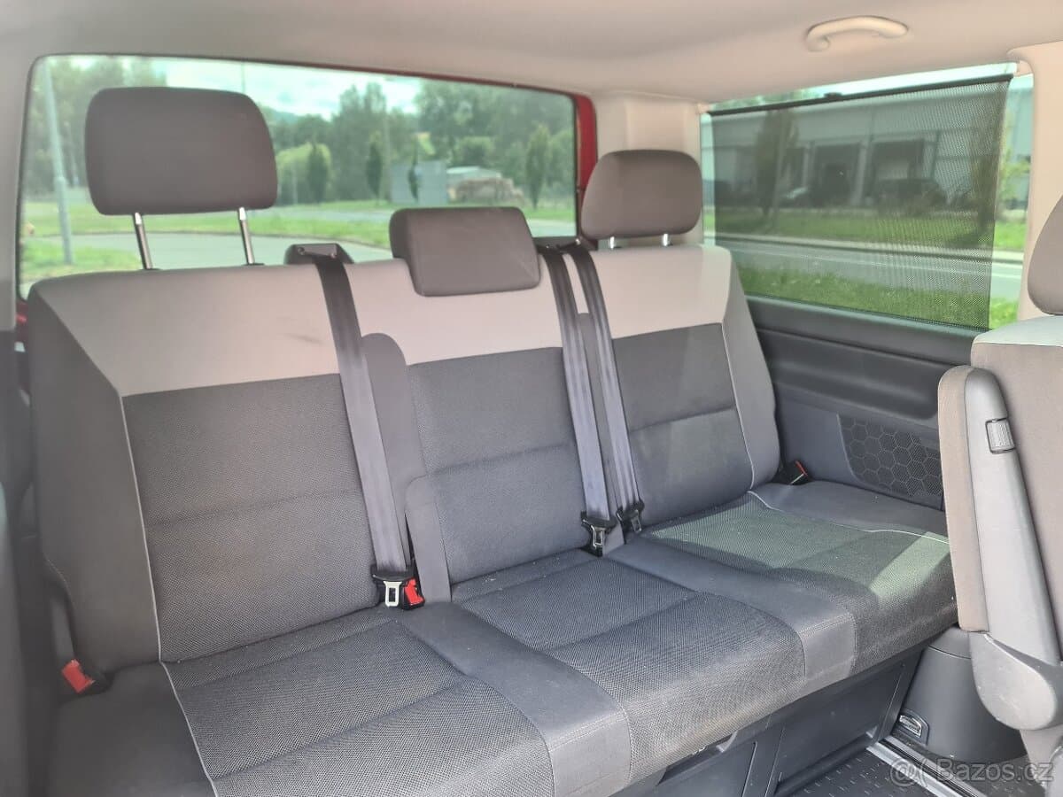 2011 Volkswagen MULTIVAN - 12