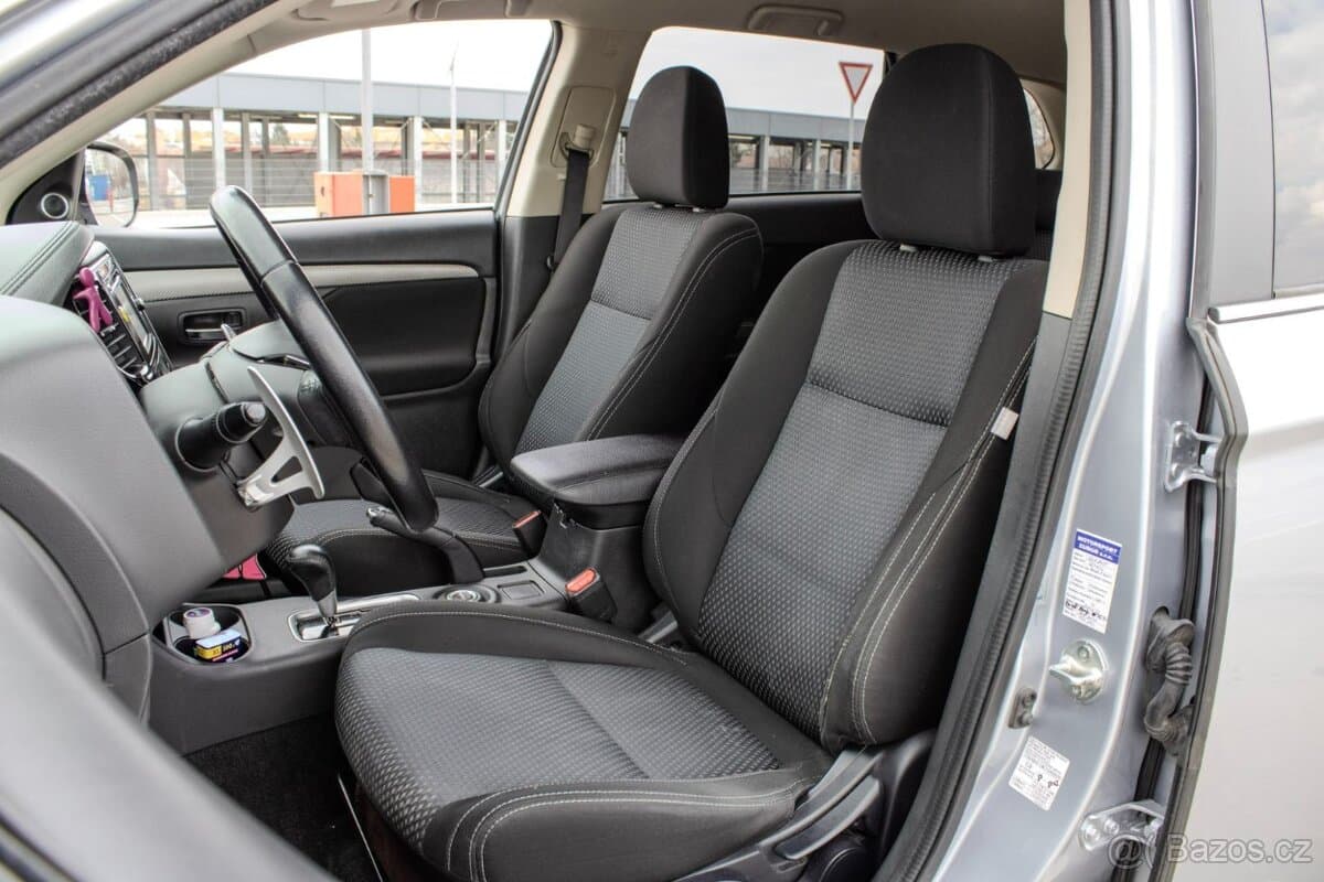 2016 Mitsubishi OUTLANDER - 12