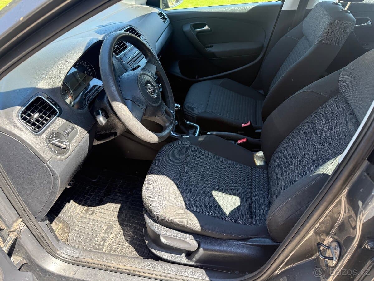 2013 Volkswagen POLO - 12