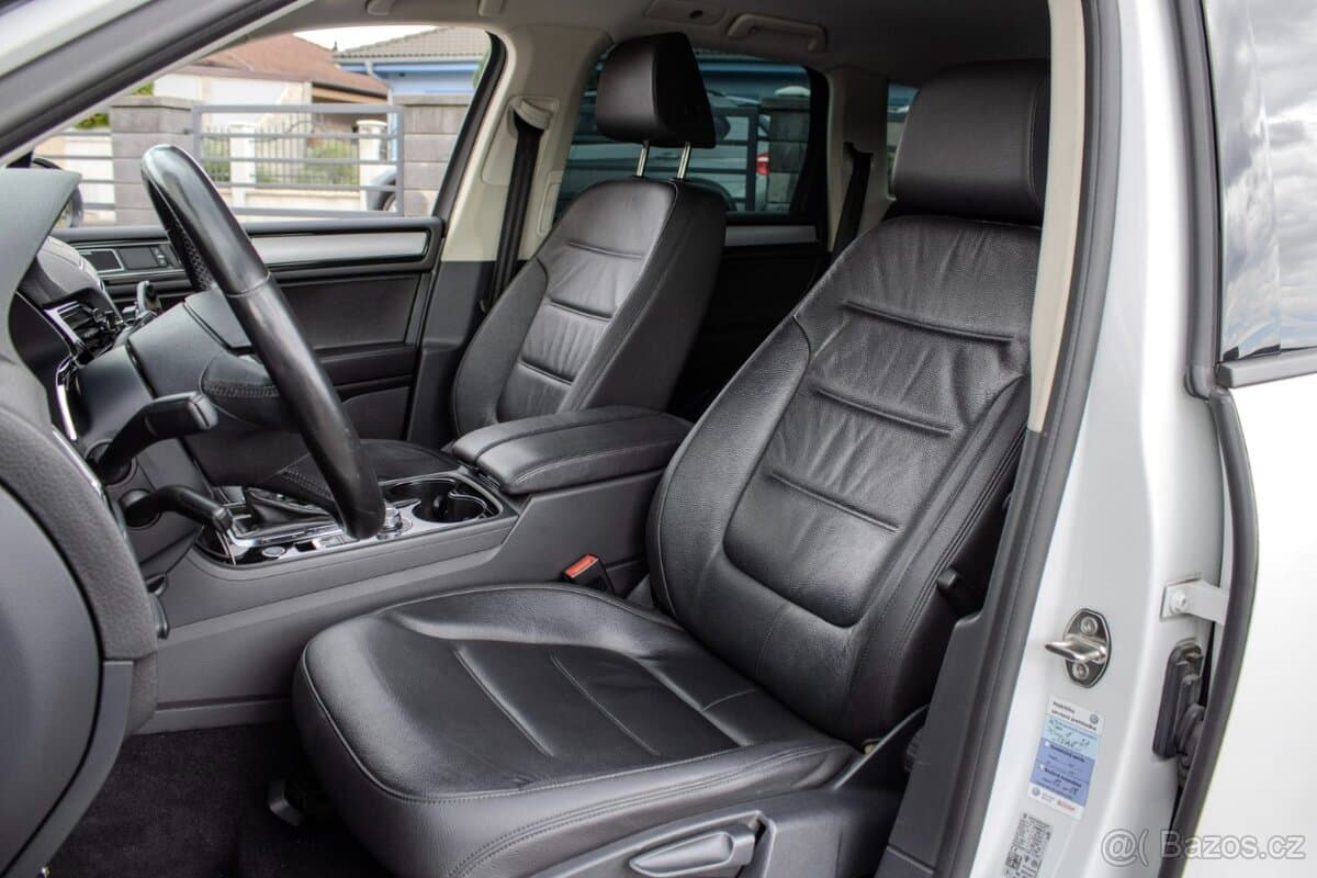 2016 Volkswagen TOUAREG - 12