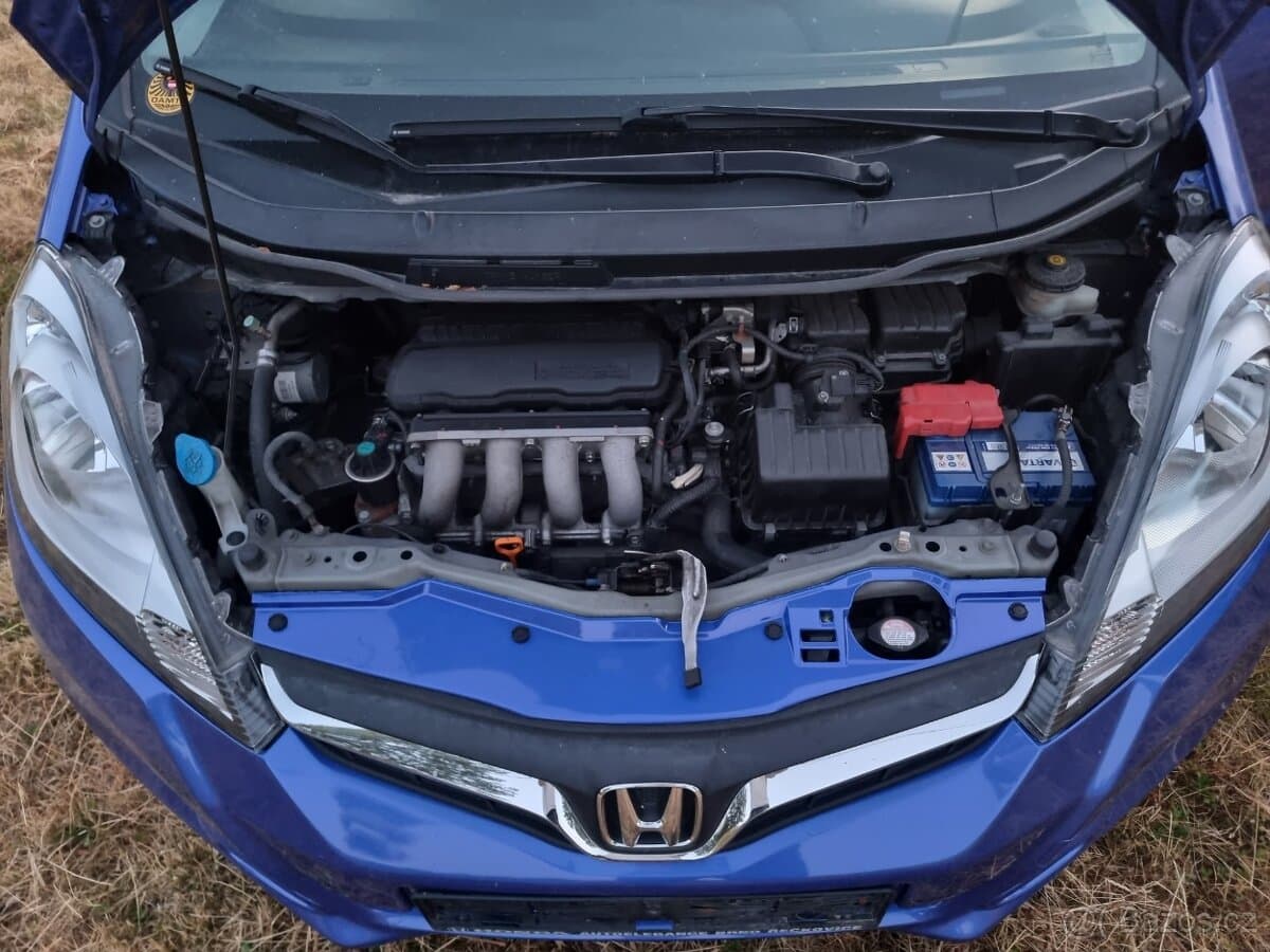 2011 Honda JAZZ - 12