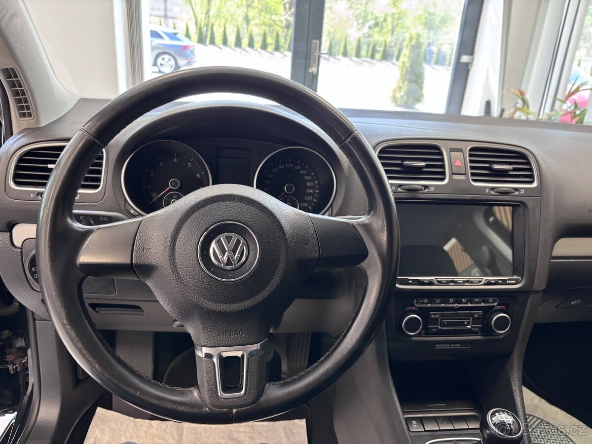 2011 Volkswagen GOLF - 12