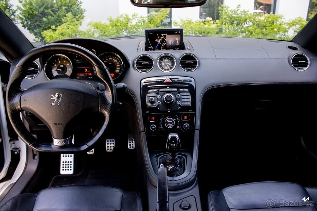 2011 Peugeot RCZ - 12