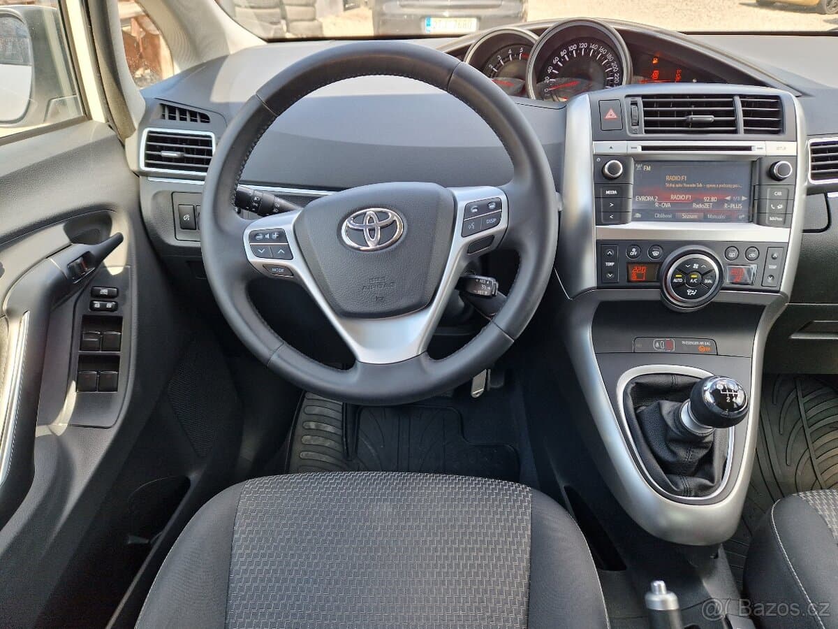 2015 Toyota VERSO - 12