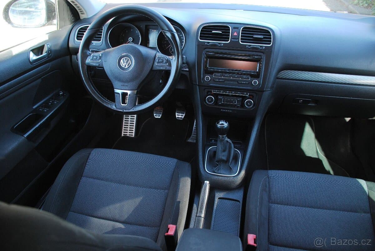 2011 Volkswagen GOLF - 12