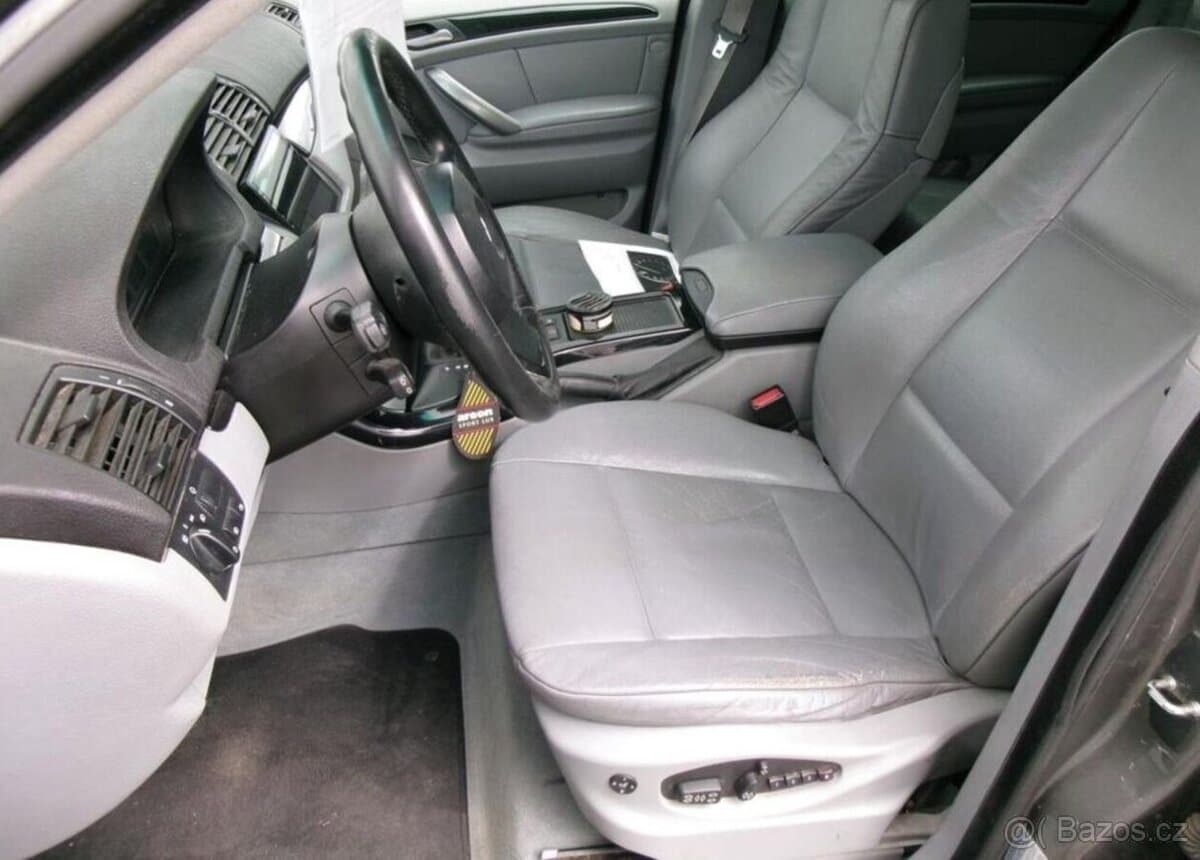 2004 BMW X5 - 12