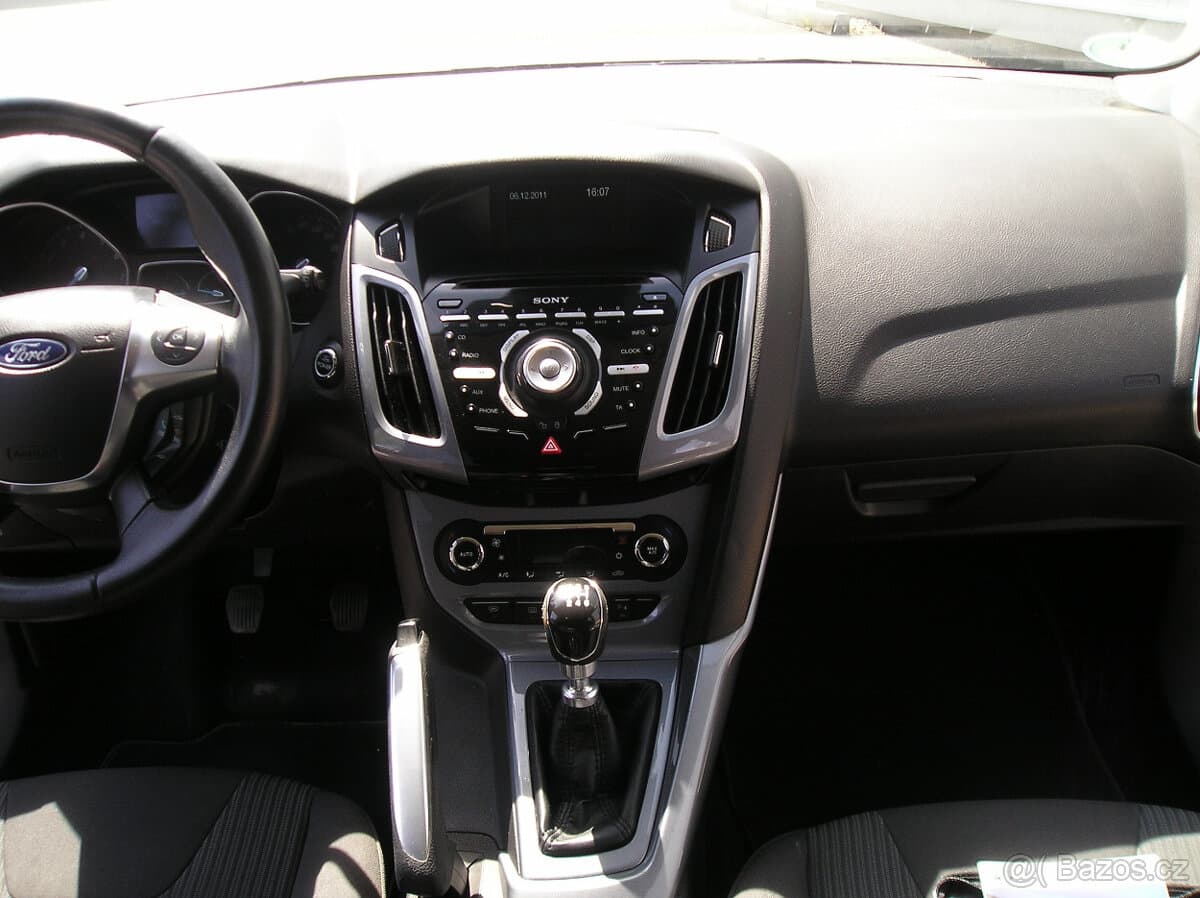 2011 Ford FOCUS - 12