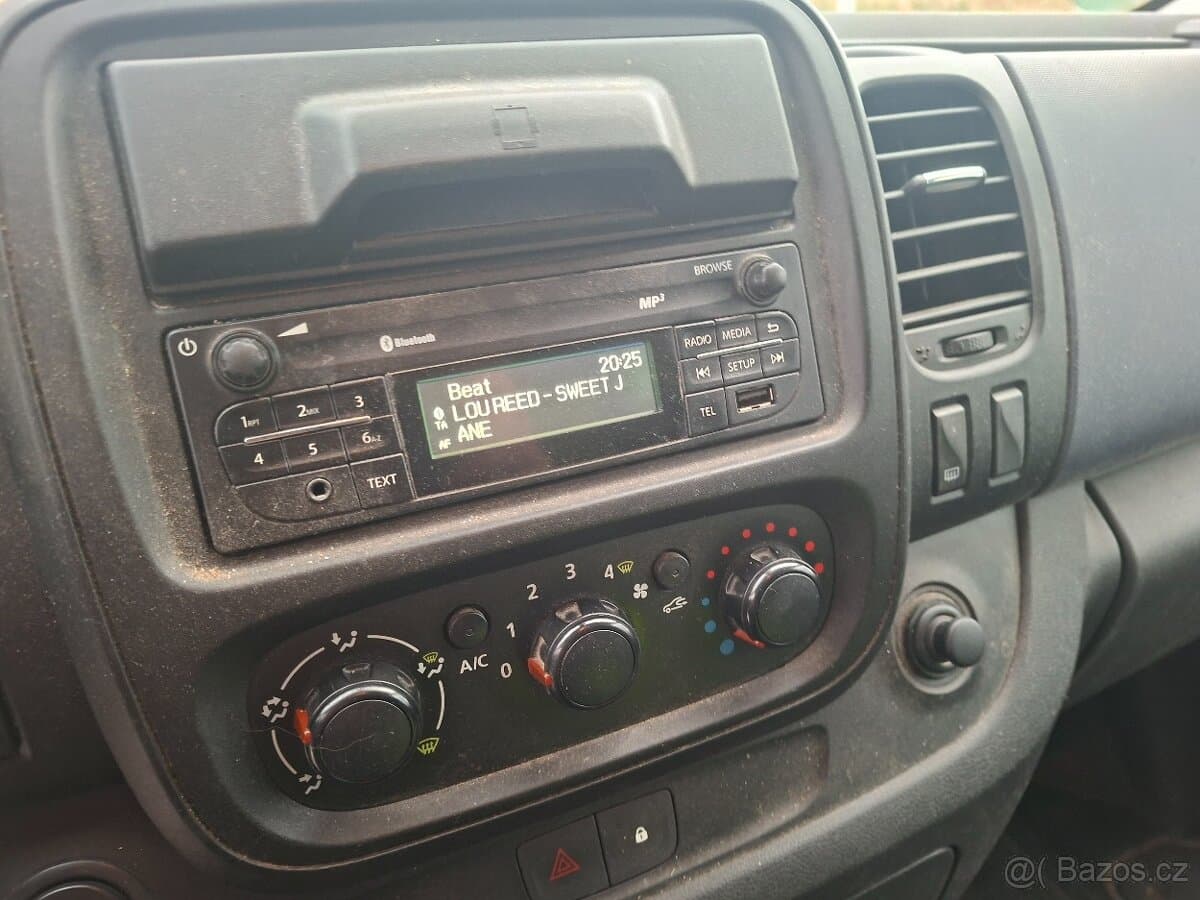 2015 Opel VIVARO - 12