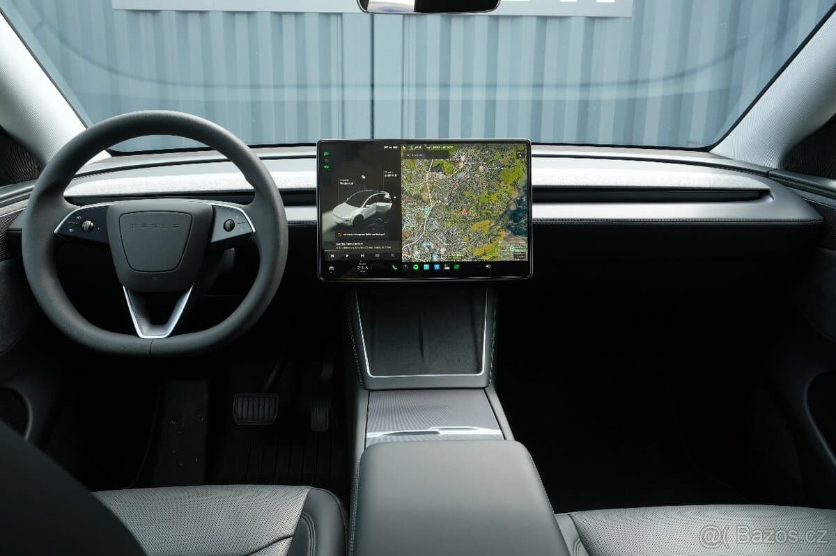 Tesla MODEL Y - 12