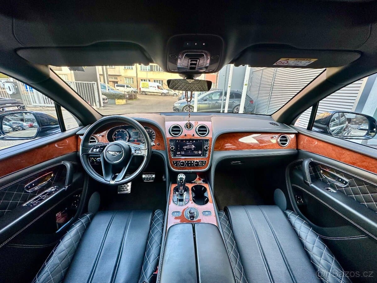 2018 Bentley BENTAYGA - 12