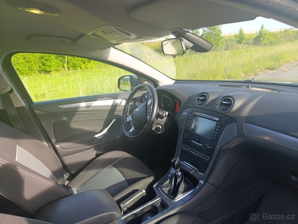 2013 Ford MONDEO - 12