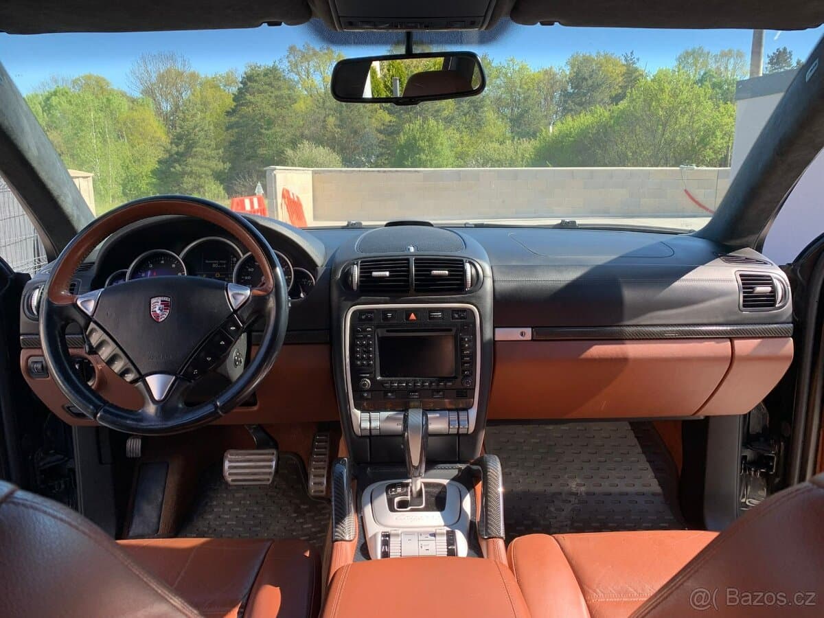 2009 Porsche CAYENNE - 12