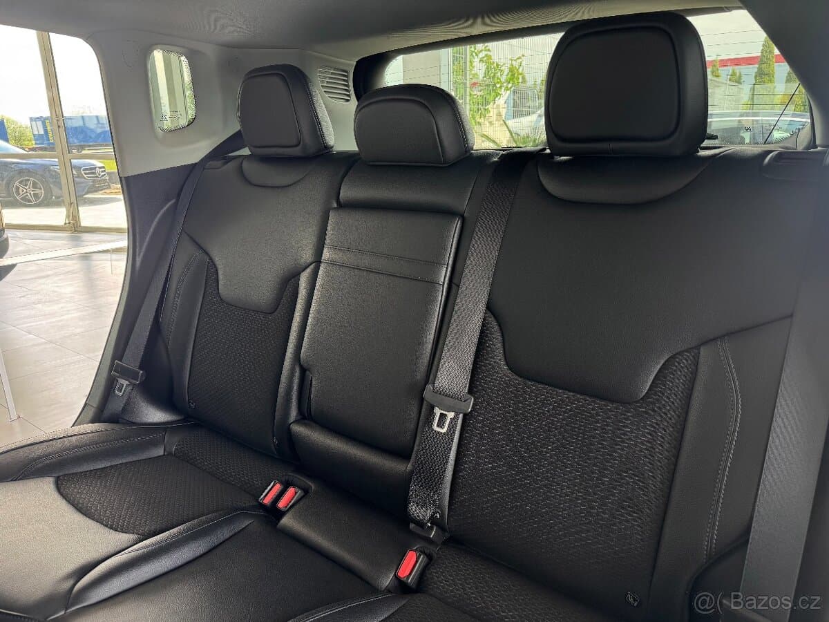 2021 Jeep COMPASS - 12
