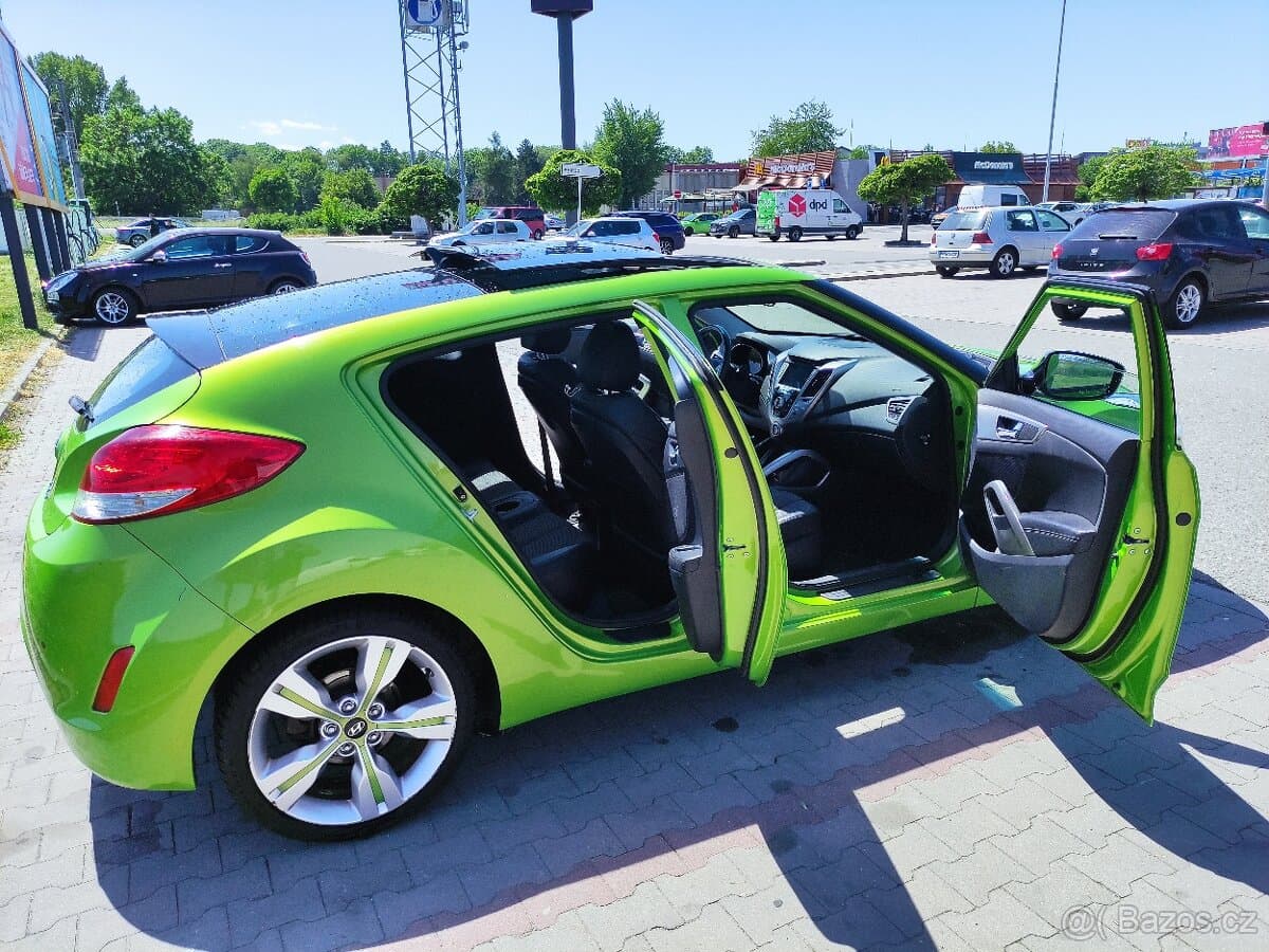 2011 Hyundai VELOSTER - 12