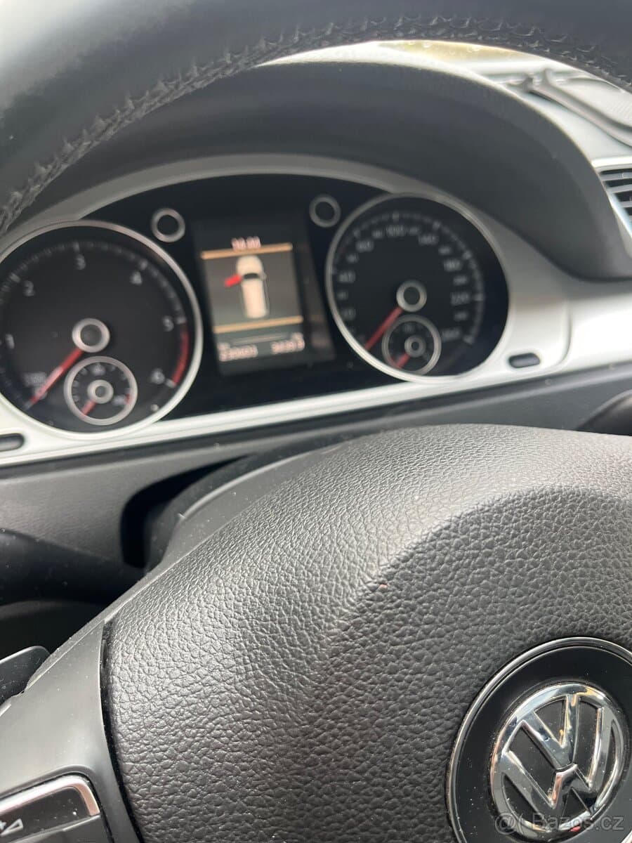 2013 Volkswagen PASSAT - 12
