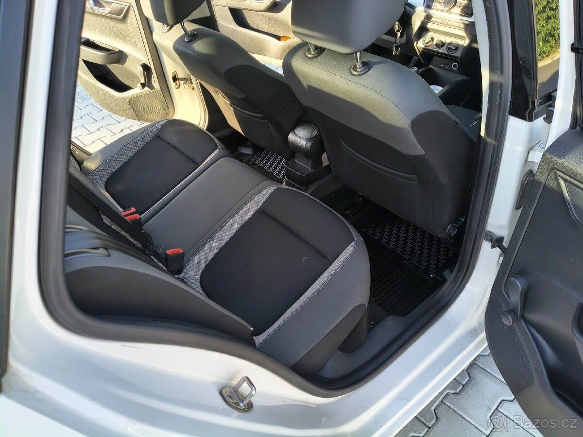 2015 Škoda FABIA - 12