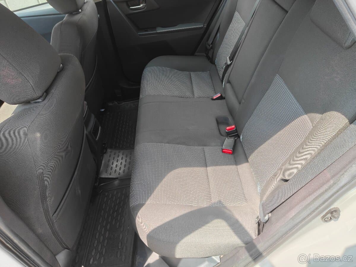 2013 Toyota AURIS - 12