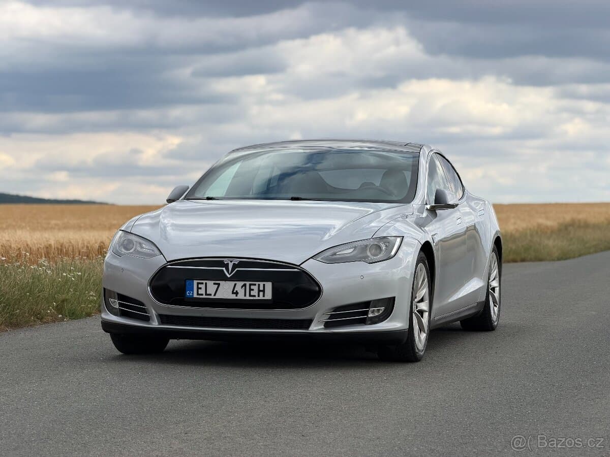 2013 Tesla MODEL S - 12