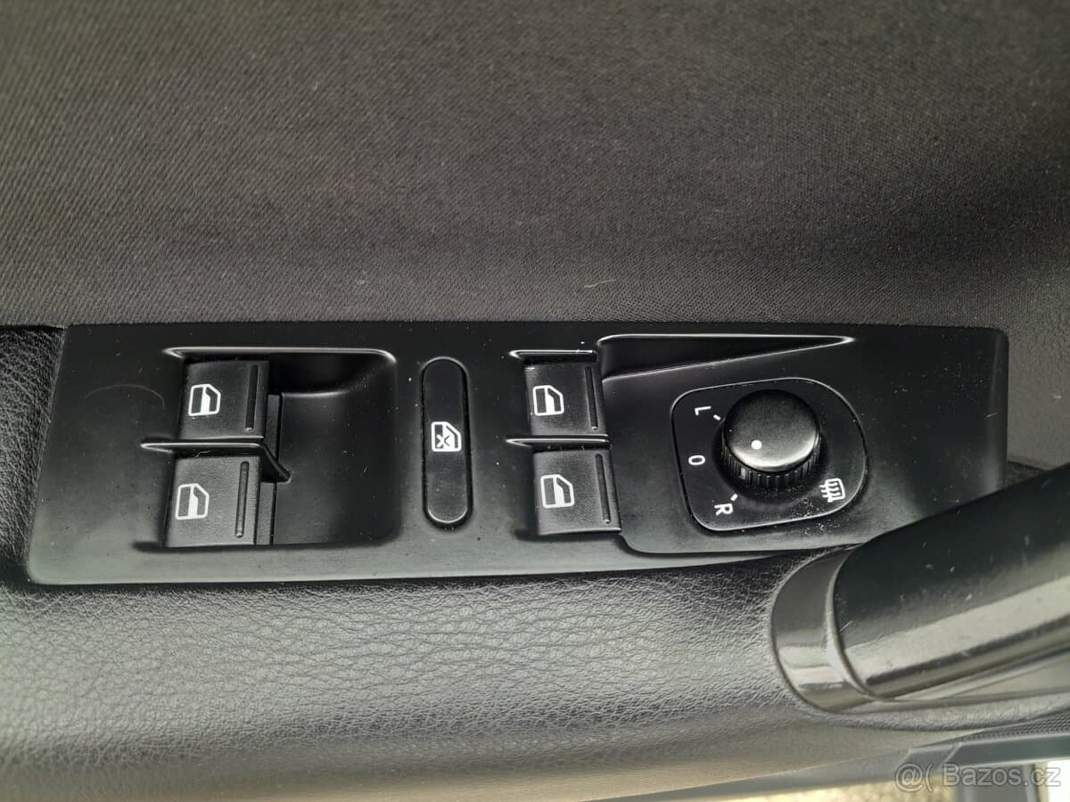 2012 Volkswagen PASSAT - 12