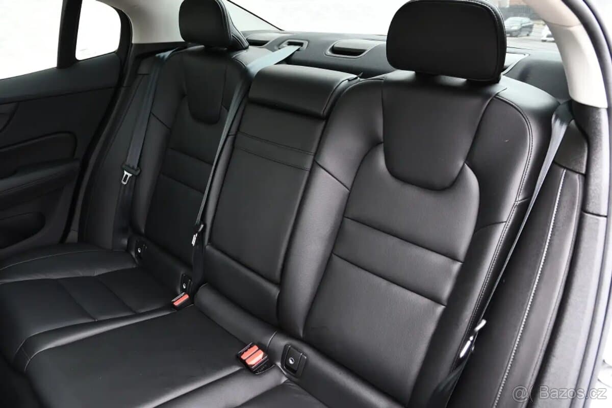 2025 Volvo S60 - 12