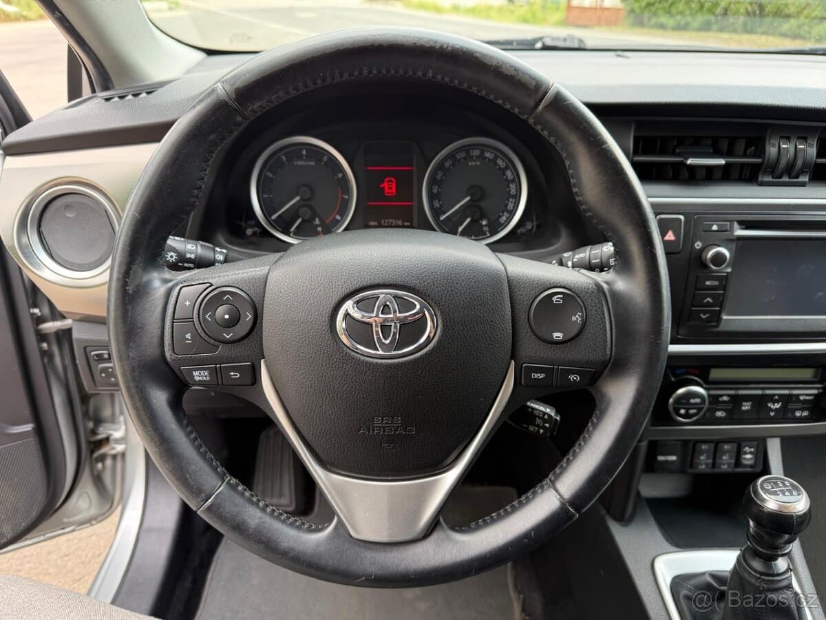 2013 Toyota AURIS - 12