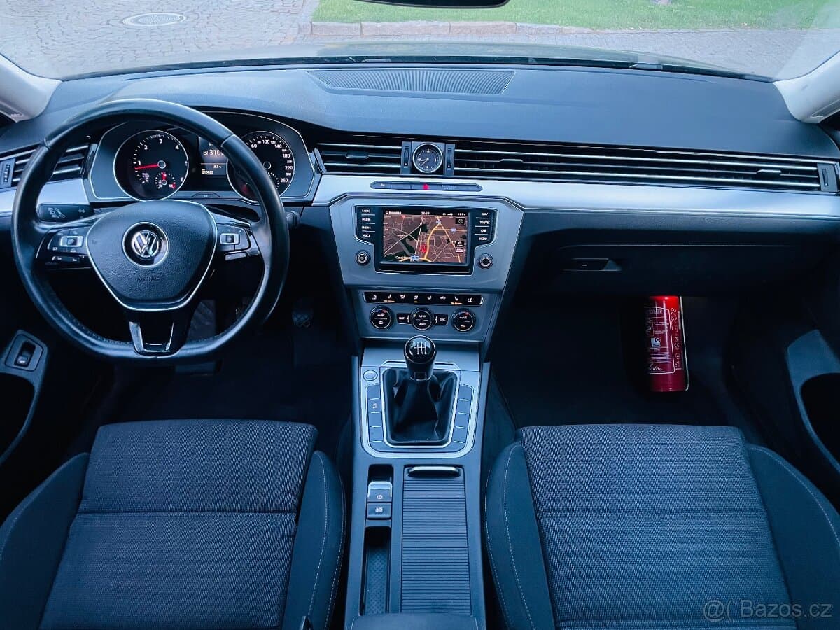 2016 Volkswagen PASSAT - 12