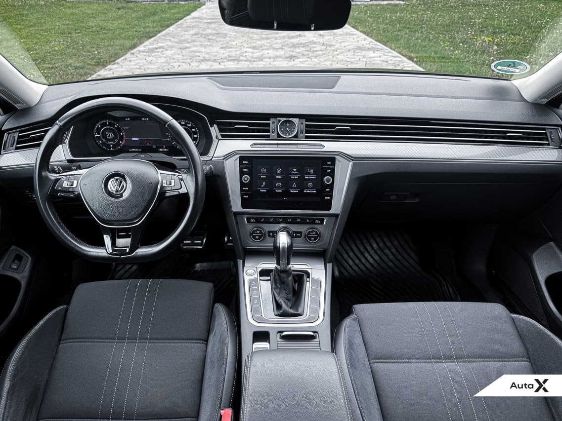 2017 Volkswagen PASSAT - 12